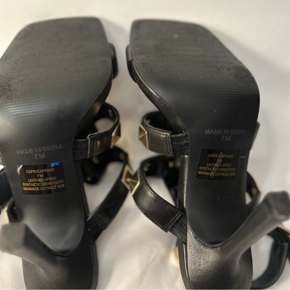 STEVE MADDEN BLACK WITH GOLD STUDS CAPRI SANDLE HEEL, SIZE 7 - Picture 6 of 10